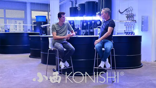 Koi-Hälterungsbecken bei Konishi Europe unter aquaBAR-Beleuchtung